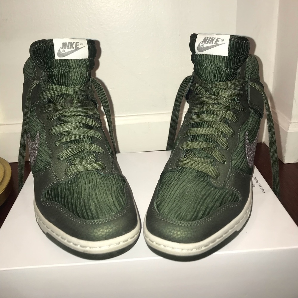 Nike Dunk Sky Hi Size 9 (women’s)